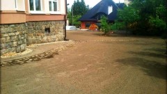 založený trávník
